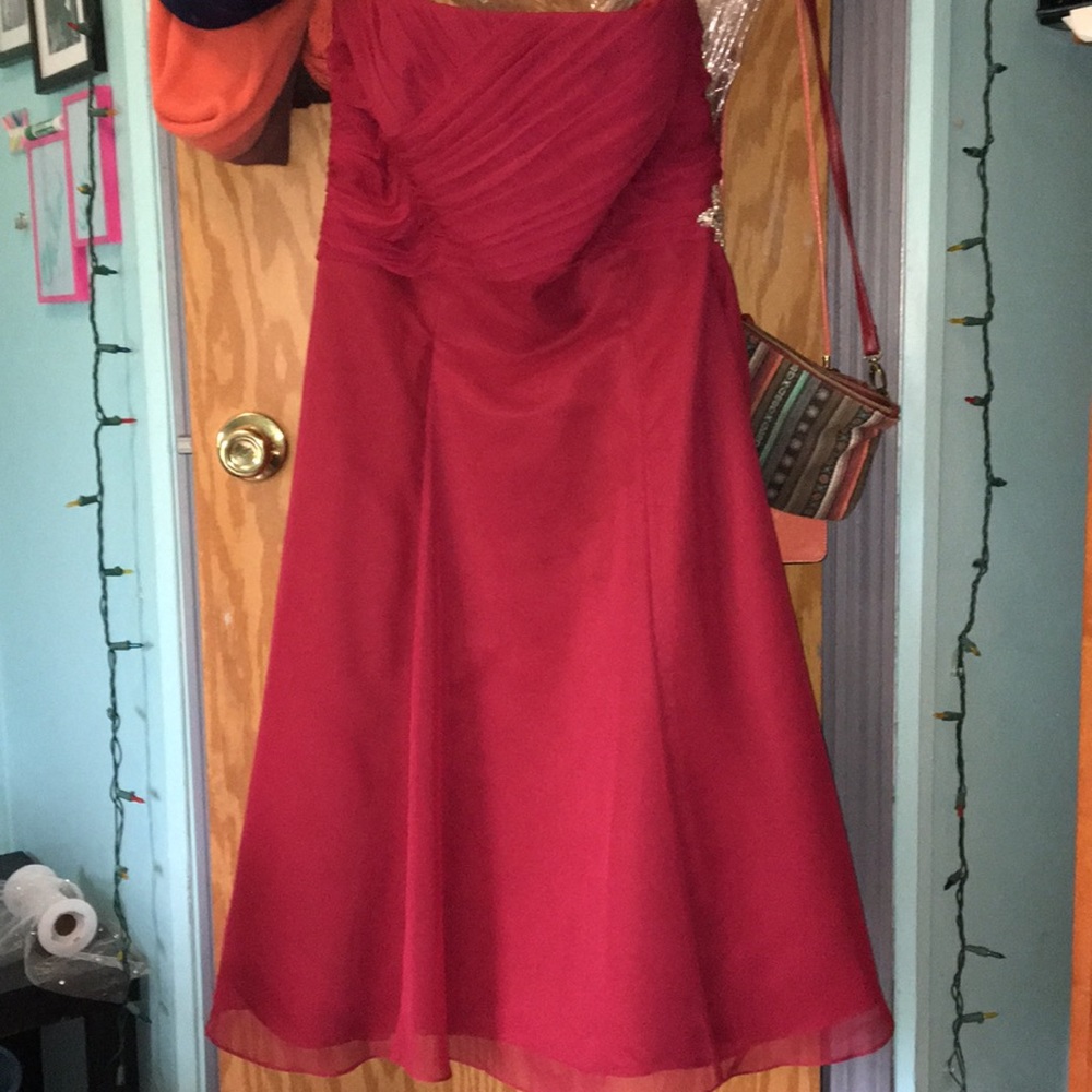dark red prom/pageant dress
